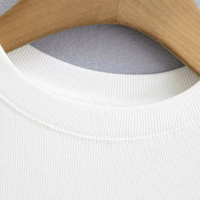 T-shirt basique blanc en coton décontracté avec logo personnalisé, style Y2K, coupe slim, col côtelé, pour femme, directement de l'usine