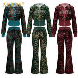 Set Tuta in <span class=keywords><strong>Velluto</strong></span> con Stampa Leopardata e Logo Personalizzato per Donne, Felpa Corta con Strass e <span class=keywords><strong>Pantaloni</strong></span> con Coulisse, Set 2 Pezzi in <span class=keywords><strong>Velluto</strong></span> Stile Y2k - Product Image 1