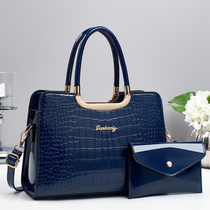 กระเป๋าผู้หญิงรุ่น<span class=keywords><strong>ใหม่</strong></span>ปี 2026 ชุด 2 ชิ้น กระเป๋าผู้หญิง<span class=keywords><strong>หนัง</strong></span> PU คุณภาพสูง กระเป๋าสะพายไหล่แฟชั่นพร้อมกระเป๋าเงิน - Product Image 2