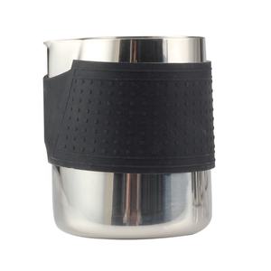 เหยือกนมสแตนเลสขายดี พร้อมปลอกซิลิโคน สำหรับทำฟองนม - Product Image 2