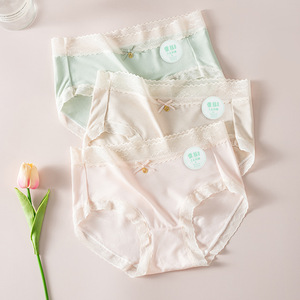 กางเกงในผู้หญิงไร้ตะเข็บผ้าฝ้ายบางพิเศษ ระบายอากาศ แห้งเร็ว เอวกลาง แต่งลูกไม้ - Product Image 2