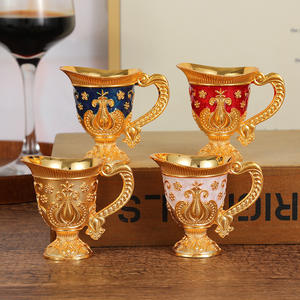 Europese Stijl High-End Restaurant Wijnkast Decoraties Ornamenten Gesneden Een-Op-Een Beker Liquor Gouden Handvat Beker - Product Image 1