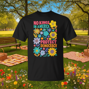 T-shirt retrò floreale anni '70 No Kings In America Protect Democracy - Product Image 3