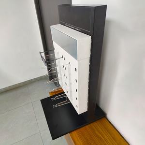 Mingtang Eye Glass Shop Comptoir Lunettes de soleil en métal avec crochets en acrylique - Product Image 6