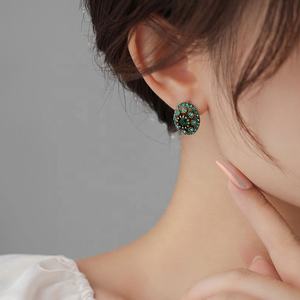 Boucles d'oreilles rétro en zircon vert, style européen américain français, luxe léger, style antique haut de gamme, tendance, vente en gros - Product Image 4