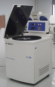 Centrífuga Refrigerada <span class=keywords><strong>de</strong></span> Pie <span class=keywords><strong>de</strong></span> Gran Capacidad 6*1200 ml y Baja Velocidad 6000 rpm <span class=keywords><strong>para</strong></span> <span class=keywords><strong>Bolsas</strong></span> <span class=keywords><strong>de</strong></span> <span class=keywords><strong>Sangre</strong></span> Triples <span class=keywords><strong>de</strong></span> 6*500 ml <span class=keywords><strong>para</strong></span> Laboratorios - Product Image 5