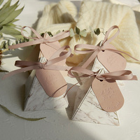 2022 mariage petit marbre créatif Triangle boîte à bonbons faveur européenne Portable bonbons sucrés boîte-cadeau avec ruban