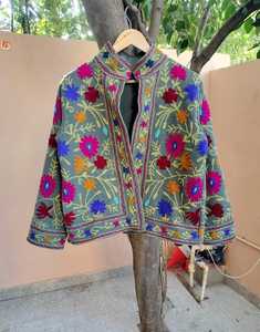 Veste Suzani en coton brodé floral, col mandarin, manches longues, faite à la main, vêtements d'extérieur pour femmes, style printemps - Product Image 1