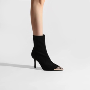 Bottines à talon aiguille en daim à bout pointu pour femme, avec embout métallique sculpté, style rétro automne/hiver, avec garniture métallique et élastique à la cheville - Product Image 2