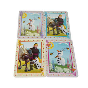 Naipes españoles de <span class=keywords><strong>Anime</strong></span> de gran tamaño personalizables, proveedores de EE. UU., naipes holográficos de póquer de plástico grandes personalizables - Product Image 2