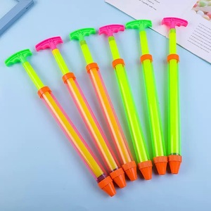 Pistolet à eau à tube unique en plastique, jouet d'extérieur pour enfants, pour des combats d'eau amusants - Product Image 1