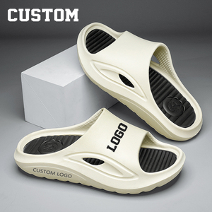 Tongs d'été blanches en mousse Eva antidérapantes pour hommes Pantoufles de sport personnalisées avec logo Pantoufles personnalisées avec logo pour femmes hommes - Product Image 1