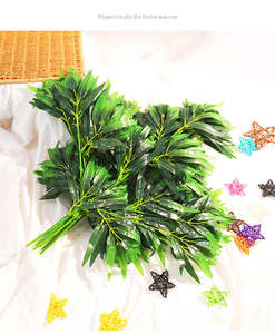 D448 Hojas de bambú de imitación ignífugas, rama individual de plástico, pequeñas hojas de sauce, plantas verdes de interior para ingeniería y bodas - Product Image 6