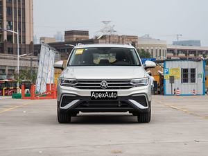 سيارة فولكسفاغن Tiguan T Turbo SUV مستعملة مع تحكم في الرحلات ، إطارات R17 ، رف معدني للسقف ، نموذج يطمح - Product Image 2