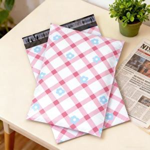 أكياس بريدية بولي مخصصة ذاتية اللصق باللون الوردي مع طباعة زهور لتغليف الهدايا والملابس وشحن البضائع - Product Image 1