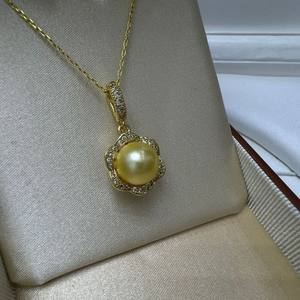 จี้ไข่มุกน้ำจืดสีทองแปด-เก้า มม. รูปดอกไม้สี่กลีบ ดีไซน์ทันสมัย ชุบโรเดียม พร้อมตัวล็อคอเนกประสงค์ เหมาะสำหรับงานปาร์ตี้ - Product Image 1