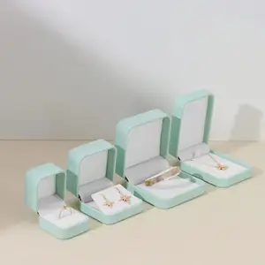 FORTE Schlussverkauf Ring-Schachteln Schmuckverpackung mehrere Farben weiches PU-Leder-Ring-Anhänger-Set Schachteln individuelle Schmuckschachteln