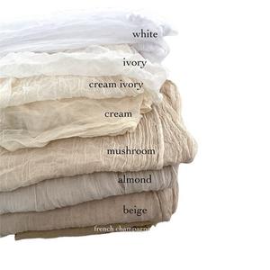 Vente en gros de chemins de table indiens, étamine en gaze de lin en tissu avec dentelle bleue festonnée et dorée; pour la décoration de mariage - Product Image 1