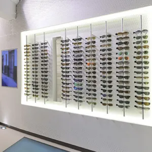 光学および眼鏡小売店のディスプレイ棚とライト付きラック