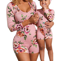 2022 Bloemen Kleur Baby Meisje Mama En Dochter Bijpassende Sets Familie Bijpassende Outfits Mama En Me Kleding Zomer Outfits