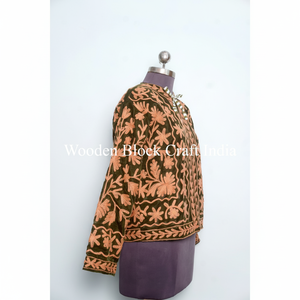 Veste en velours tricoté en coton brodé floral en gros, écologique, pour femmes, faite à la main, style suzani, manteau d'hiver ethnique pour femmes - Product Image 1
