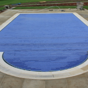 Rullo di copertura automatico per <span class=keywords><strong>piscina</strong></span> interrata retrattile <span class=keywords><strong>con</strong></span> <span class=keywords><strong>motore</strong></span> 12V - Product Image 2