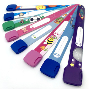 Bracelet d'identification personnalisable et étanche pour enfants, réglable, avec logo sur mesure, pour voyages, fêtes, anti-perte - Product Image 4