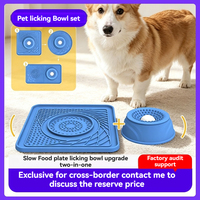 Tapis de léchage en silicone à alimentation lente avec boule roulante pour chiens et chats – Anti-étouffement, soulagement de l'anxiété, distributeur de friandises