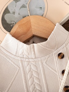 ชุดเสื้อผ้าเด็กวัย 0-3 ปี เสื้อถักแขนบานสีพื้น กางเกงโพลีเอสเตอร์ กระโปรง พร้อมกระเป๋า ชุด 2 ชิ้น สำหรับเด็กผู้หญิง - Product Image 4