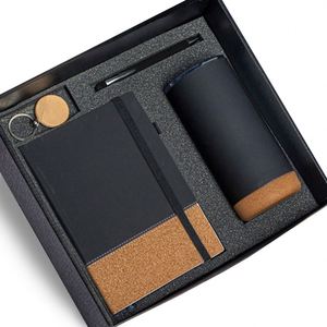 Set de Regalo 4 en 1 para Acción de Gracias: Cuaderno de Corcho Bicolor, Bolígrafo, Destapador de Botellas y Llavero con Taza de Café - Product Image 1