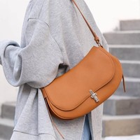 ODM OEM Nouvelle collection Printemps/Été 2026 Sac à bandoulière polyvalent haut de gamme pour femme en cuir de vachette pleine fleur avec rabat