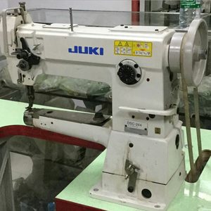 Machine à coudre industrielle d'occasion Juki 244 à bras cylindrique et pied entraîneur, fabriquée au Japon - Product Image 4