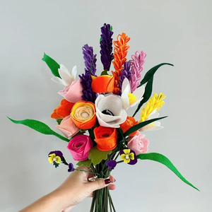 Bouquet de fleurs artificielles en feutre de <span class=keywords><strong>laine</strong></span> doux, fait main, durable, personnalisable, pour la décoration intérieure, prix d'usine, vente en gros - Product Image 1