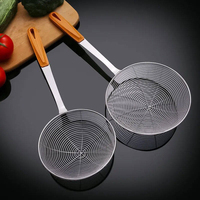 Peralatan Dapur Langsung dari Pabrik, Saringan Kawat Baja Anti Karat, Tahan Lama, Gagang Kayu, untuk Restoran dan Katering