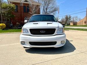 รถกระบะมือสองราคาถูกที่ดีที่สุด ปี 2000 F-150 SVT 2 ประตู ซูเปอร์ชาร์จ รุ่นมาตรฐาน แบบสเต็ปไซด์ พวงมาลัยซ้าย เบาะหนังด้านหลัง - Product Image 6