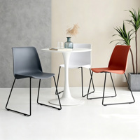 Chaise de salle à manger moderne en plastique, chaise d'appoint avec pieds en métal noir, chaise ergonomique empilable pour salle à manger, cuisine, maison, café