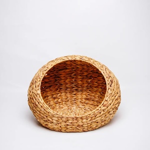 Lit pour animaux de compagnie en jacinthe d'eau naturelle tissée à la main frais et confortable pour se détendre en été lit pour chat durable et écologique - Product Image 1