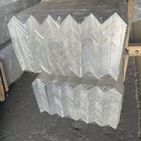 Profilé d'extrusion d'angle d'angle d'angle en aluminium de 135 degrés