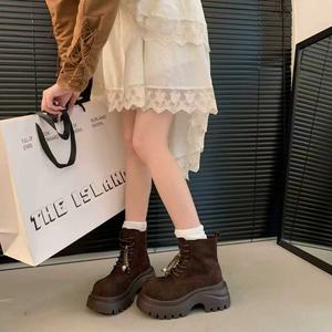 รองเท้าบูทมาร์ตินผู้หญิง พื้นหนา เพิ่มความสูง 7 ซม. รุ่นใหม่ประจำฤดูใบไม้ร่วงปี 2025 รองเท้าบูทสั้นแบบผูกเชือก สีเหลืองขนาดใหญ่ - Product Image 1