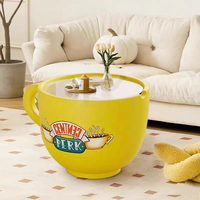 Table d'appoint créative en forme de tasse avec cadre en résine et dessus en verre Table d'appoint de salon moderne avec tables basses de rangement