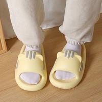 Vente en gros de chaussons souples à plateforme pour femmes de plage différents légers de couleur pour femmes