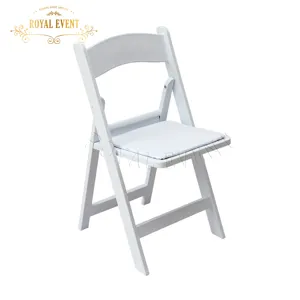 ריהוט חיצוני זול פלסטיק רהיטי גן מתקפל כסאות גן לבן מרופד כיסא קיפול לחתונה להשכרה