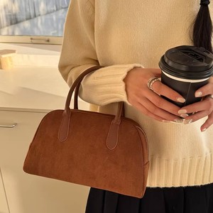 Sac Boston en daim <span class=keywords><strong>marron</strong></span> de qualité supérieure pour femmes Sac à main à fermeture à glissière avec doublure en polyester Sac fourre-tout pour le bowling - Product Image 1