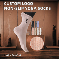 Chaussettes de sport antidérapantes personnalisées pour femmes XIANGHUI, logo personnalisé, coton confortable, longueur mi-mollet, poignées douces, respirantes, antidérapantes pour le Pilates et le yoga
