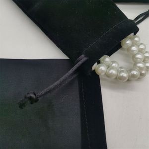 ถุงกำมะหยี่สีดำขนาด 8*18 ซม. ผ้ากำมะหยี่ขนยาว กระเป๋าใส่เครื่องมือ กระเป๋าเก็บเครื่องสำอาง กระเป๋าใส่เครื่องประดับ - Product Image 3