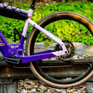 Vélo électrique Continental 700c*35c avec dérailleur sans fil, cadre en fibre de carbone, moteur central, batterie 540 Wh intégrée au cadre, moteur 250 W - Product Image 6