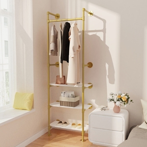 Estante de ropa de tubería industrial Unho: estante de ropa montado en la pared con estantes blancos de 3 niveles estante de ropa dorado para armario vestidor - Product Image 1