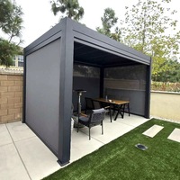 Pergola de jardin électrique étanche en aluminium avec toit rétractable motorisé et persiennes, pare-soleil