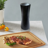 Nuevo producto, tamaños pequeños, pintura negra, salero de madera de fresno blanco y coctelera de especias con tapa de plástico