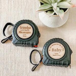 Cinta Métrica de Madera Personalizada - Regalo para el Día del Padre, Grabado Personalizado para Él, Idea de Regalo Promocional - Product Image 2